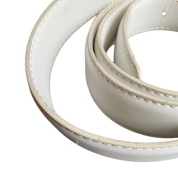 Elegant white leather belt by Stacy Adams Features a sleek silver buckle size 38 - Picture 5 of 9